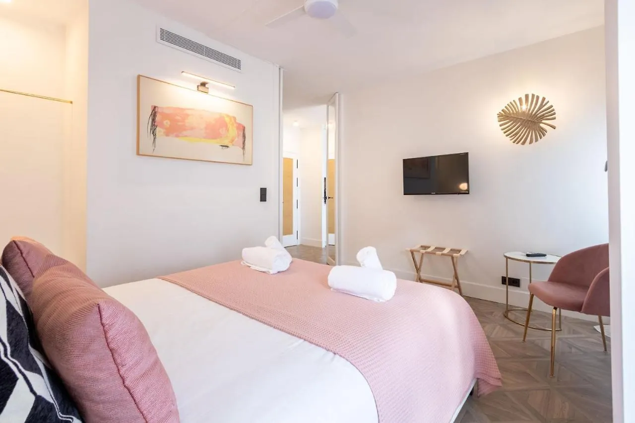 Apartamento Salado Triana Suites by Valcambre Sevilla España
