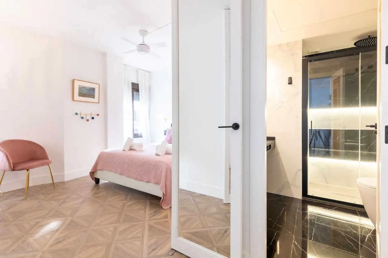 Apartamento Salado Triana Suites by Valcambre Sevilla España